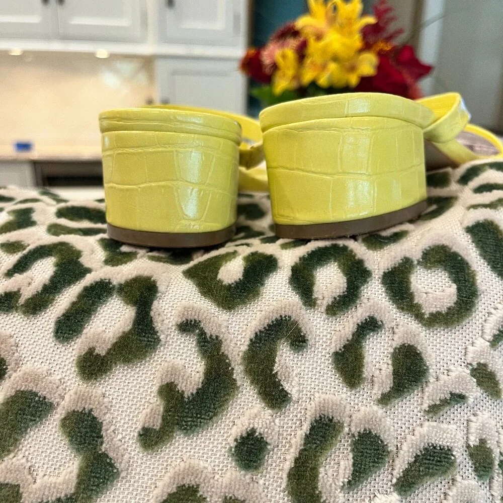 Marc Fisher 7.5 Yellow Sandals - Picture 4 of 8